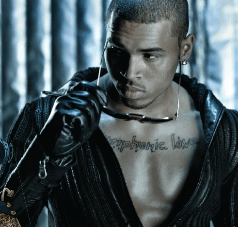 Chris Brown : Nas présent sur l'album Fortune