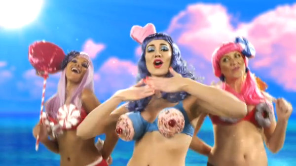 Katy Perry, Lady Gaga et Kesha parodiées dans une vidéo par Yvonne Strahovski