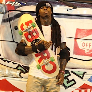 Lil Wayne poursuivi pour avoir frappé un fan avec un skateboard