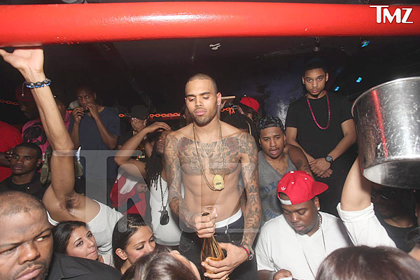Chris Brown vs Drake : plus d'infos, photos et vidéo de la bagarre