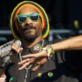 Snoop Dogg devient Snoop Lion et vire reggae