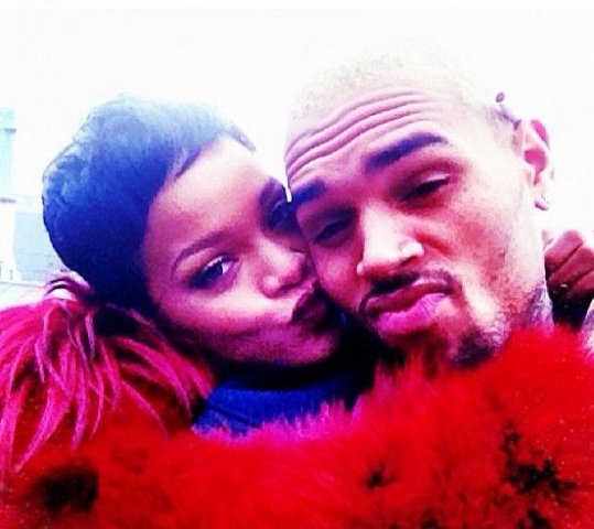 Rihanna confirme être de nouveau avec Chris Brown