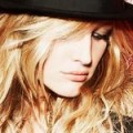 Ashlee Simpson: nouveau single avec Plain White Ts